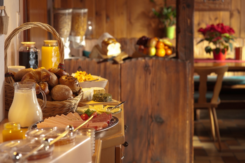 restaurant-FIGANIERES-min_breakfast-801827